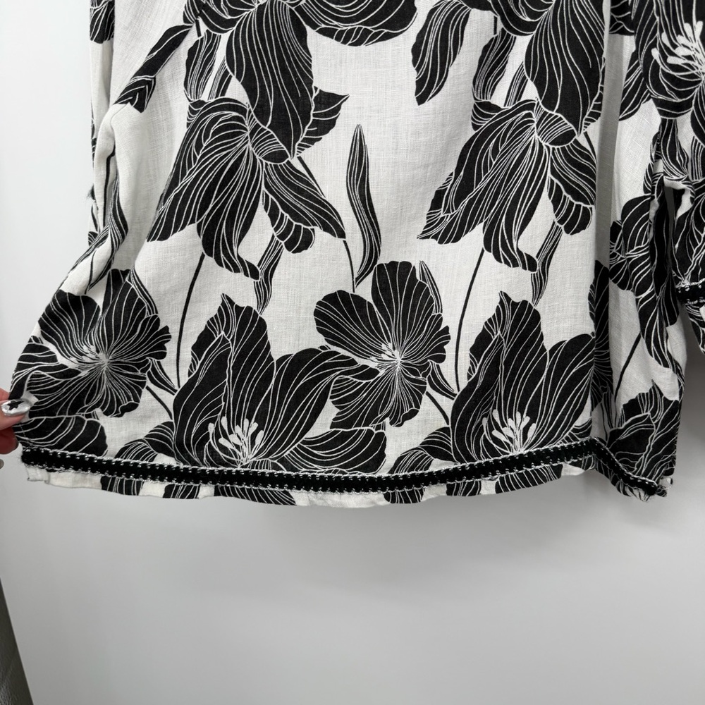 Tahari 100% Linen Black and White Floral Top - Picture 5 of 7